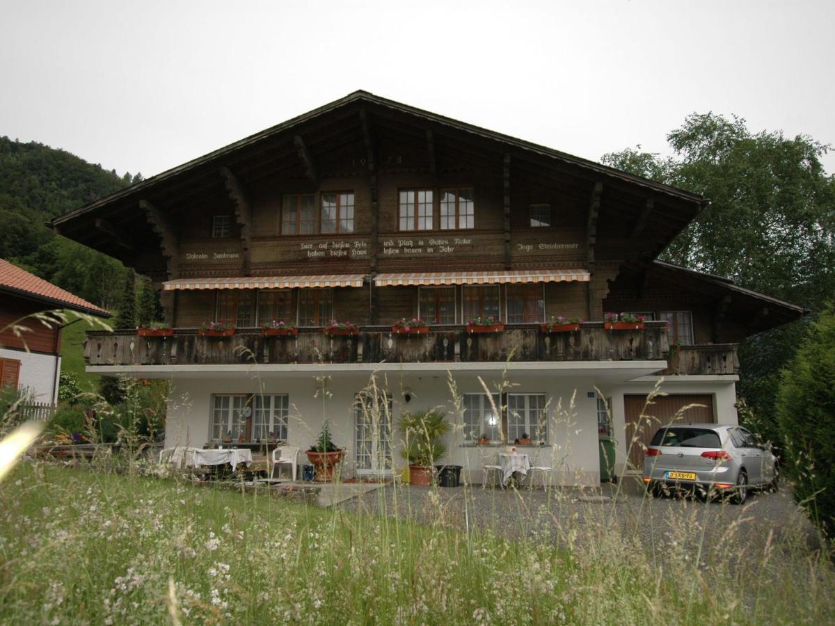 Pristine Home In A Charming Village Large Grassy Sunbathing Area View Of The M Nch And Jungfrau Wilderswil Exterior photo