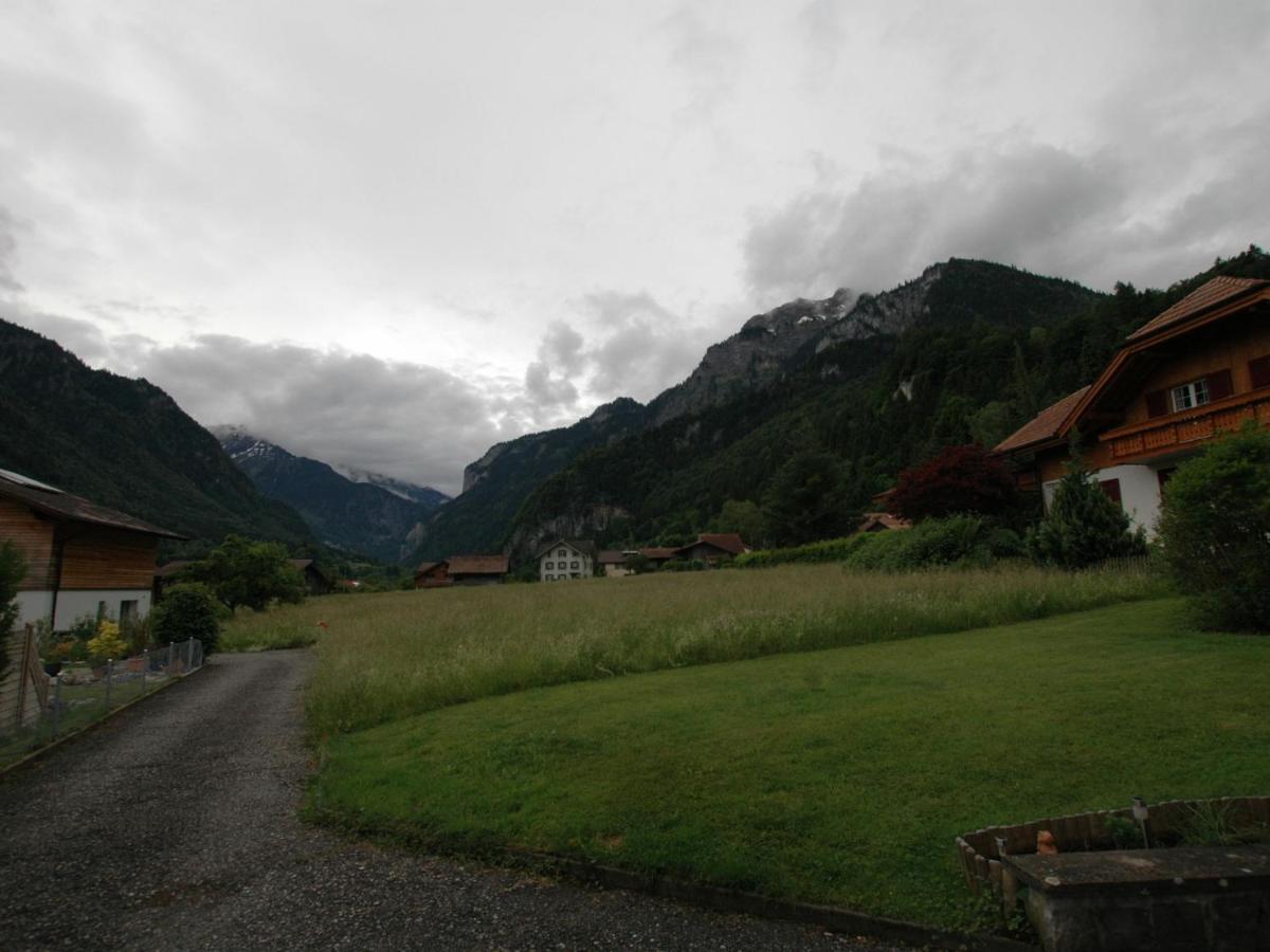 Pristine Home In A Charming Village Large Grassy Sunbathing Area View Of The M Nch And Jungfrau Wilderswil Exterior photo